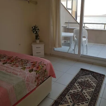 Ege Yildizi Sitesi 아파트 디딤